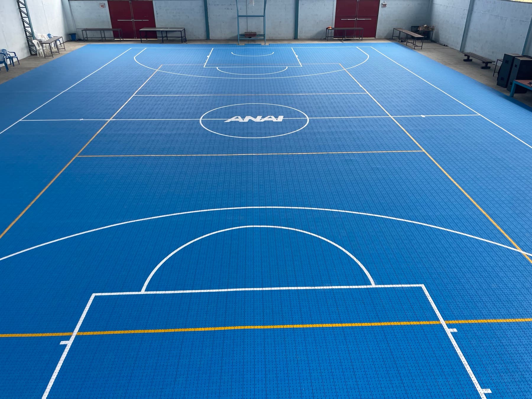 Cancha multideporte de piso modular ATLOS en la Academia Naval ANAI