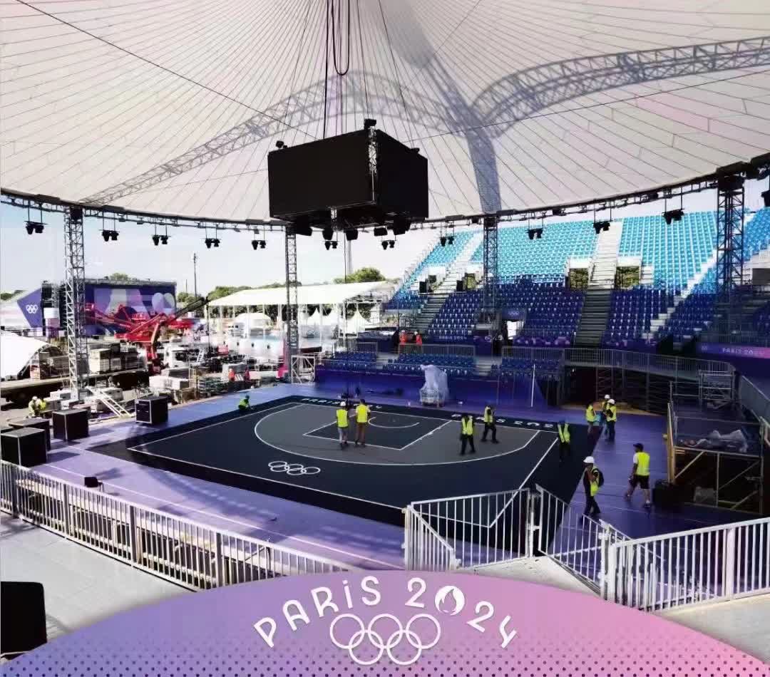 Cancha de baloncesto 3x3 de los Juegos Olímpicos París 2024, con piso del proveedor oficial